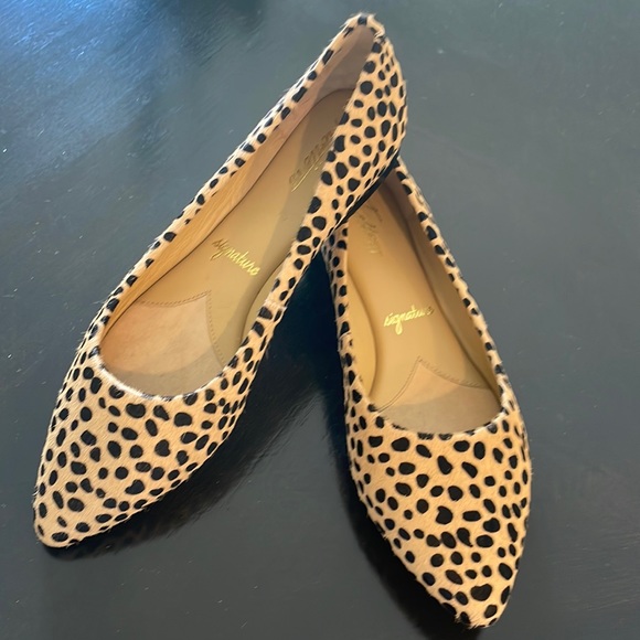 Trotters Shoes - Trotters Leopard print flats size 7M